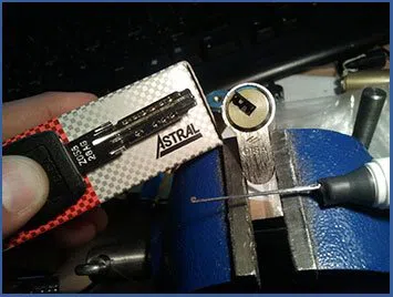 Houston-Key-Lock-Locksmith Houston, TX 281-502-1401 - key-cutting-for-residential